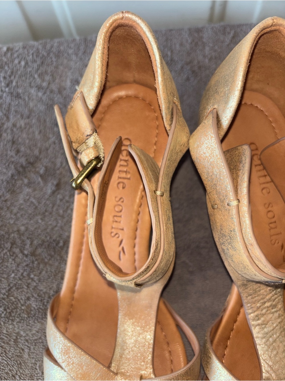 Gentle Souls tan/gold leather sandals size 7M - Picture 3 of 7